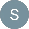 Buchstabe S auf grauem Hintergrund
